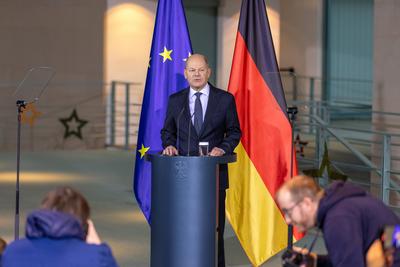 Statement Bundeskanzler Olaf Scholz zum Antrag der Vertrauensfrage-stock-foto