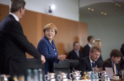 Bildnummer: 59614723  Datum: 08.05.2013  Copyright: imago/Christian ThielDeutschland, Berlin, Bundeskanzleramt, 141. Kabinettssitzung, Aussenminister Guido Westerwelle FDP, Bundeskanzlerin Angela Merkel CDU, Kanzleramtsminister Ronald Pofalla CDU, Eckart von Klaeden, 08.05.2013 Politik people xas x0x 2013 quer premiumd Politik Partei Minister Treffen Kanzleramt Bundeskanzlerin Kabinett  59614723 Date 08 05 2013 Copyright Imago Christian Thiel Germany Berlin Federal Chancellery 141 Cabinet meeting Foreign Minister Guido Westerwelle FDP Chancellor Angela Merkel CDU Chancellery Minister Ronald Pofalla CDU Eckart from Klaeden 08 05 2013 politics Celebrities  x0x 2013 horizontal premiumd politics Party Ministers Meeting Chancellery Chancellor Cabinet-stock-photo