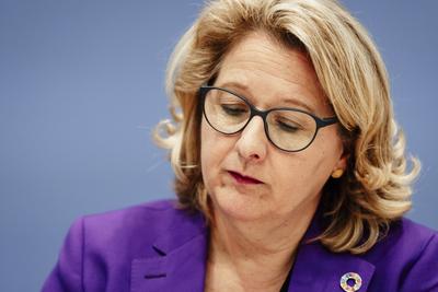 17. Entwicklungspolitischen Berichts der Bundesregierung-stock-foto