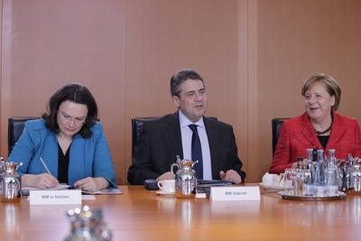 Andrea Nahles Bundesministerin f?r Arbeit und Soziales Sigmar Gabriel Bundesminister des Ausw?rti-stock-foto