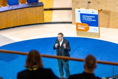 IT-Sicherheitstag NRW im World Conference Center Bonn - 11.12.2024-stock-foto