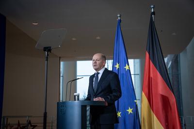 Pressestatement von Bundeskanzler Olaf Scholz im Bundeskanzleramt zur bevorstehenden Vertrauensfrage im Deutschen Bundestag-stock-foto