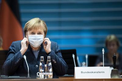 Angela Merkel, Bundeskanzlerin, aufgenommen im Rahmen der woechentlichen Kabinettssitzung im Bundeskanzleramt in Berlin-stock-foto