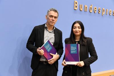 Frank Kalter, Reem Alabali-Radovan-stock-foto