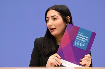 Reem Alabali-Radovan-stock-foto