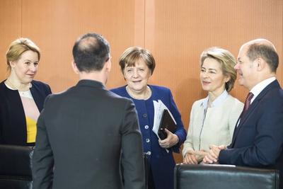 Bundeskanzlerin Angela Merkel C Finanzminister Olaf Scholz R Aussenminister Heiko Maas 2L v-stock-photo