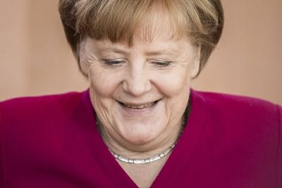Bundeskanzlerin Angela Merkel CDU aufgenommen im Rahmen der woechentlichen Kabinettssitzung der Bu-stock-foto