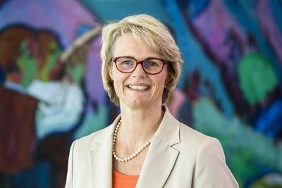 Bundesministerin fuer Bildung und Forschung Anja Karliczek vor der Kabinettsitzung im Kanzleramt in-stock-foto