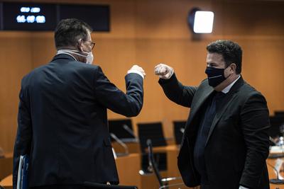 (L-R) Gerd Mueller, Bundesminister fuer Entwicklung und wirtschaftliche Zusammenarbeit, und Hubertus Heil, Bundesminist-stock-foto