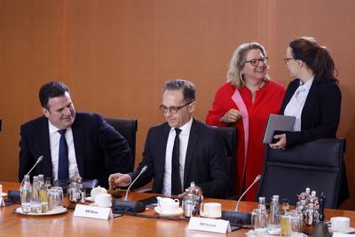 Hubertus Heil, Bundesminister f?r Arbeit und Soziales , Heiko Maas, Bundesminister des Ausw?rtigen , Svenja Schulze, Bu-stock-foto
