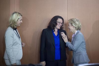 Nahles Schwesig Leyen Kabinettssitzung DEU Deutschland Germany Berlin 27 08 2014 Manuela Schw-stock-photo