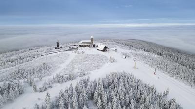 Lust auf Winter? Nach tagelangem November grau gab es in den Mittelgebirgen reichlich Neuschnee. Doch auch hier waren di-stock-foto