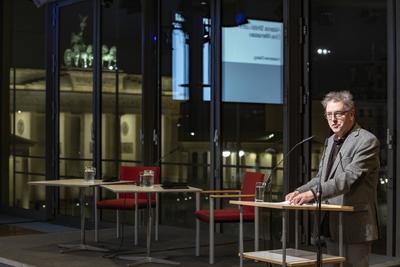 Adania Shiblis Roman "Eine Nebensache"-stock-foto