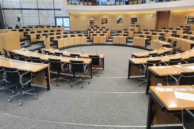 Erfurt, Th?ringen, Deutschland, 12.12.2024: Th?ringer Landtag: Wahl des Ministerpr?sidenten: Plenarsaal vor Beginn der S-stock-foto