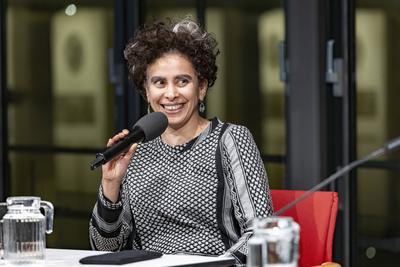 Adania Shiblis Roman "Eine Nebensache"-stock-foto