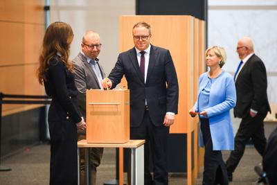 Th?ringer Landtag Wahl des Ministerpr?sident zur 8. Wahlperiode in Erfurt-stock-photo