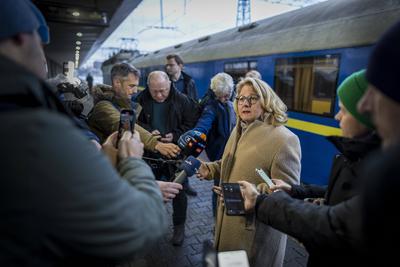 Reise BMin Schulze in die Ukraine-stock-photo