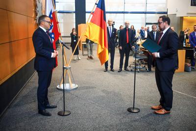 Th?ringer Landtag Wahl des Ministerpr?sident zur 8. Wahlperiode in Erfurt-stock-photo
