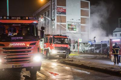 Imbiss in Hammerbrook in Flammen Feuerwehr im Gro?einsatz Ein Imbiss in der S?derstra?e in Hammerbrook stand am fr?hen A-stock-foto