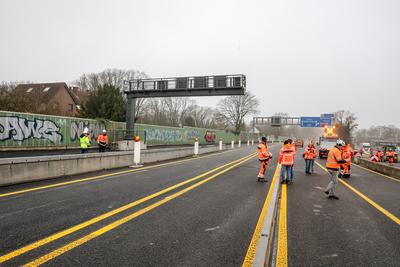Baustelle der Schlachthofbr?cke der Autobahn A40 in Bochum - A40-Sperrung bei Bochum endet.-stock-foto