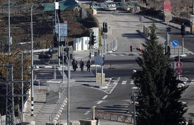Israeli army forces close the entrances and roads of the city of Hebron in the West Bank-stock-photo