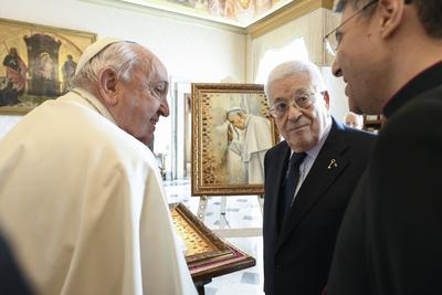 ITALY -   POPE FRANCIS DURING A PRIVATE AUDIENCE WITH LEADER MAHMOUD ABBAS  AT THE VATICAN  - 2024/12/12-stock-foto