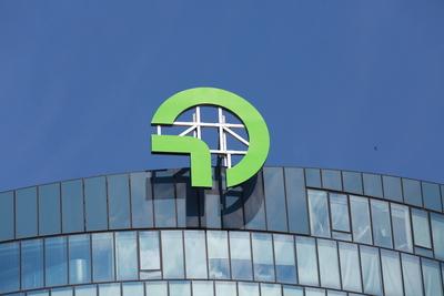 OMV Zentrale in Wien mit neuen Logo Wien, 17. 07. 2024 OMV - NEUES LOGO - neue Corporate Identity *** OMV headquarters i-stock-foto