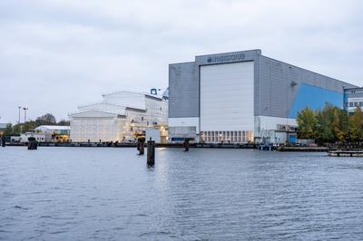 Passage Nord Ostseekanal NOBISKRUG German Superyachts for the 22nd century steht daf?r neue Wege in der Konstruktion von-stock-foto