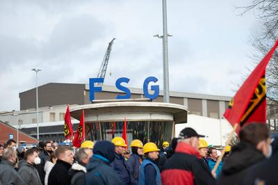 News Bilder des Tages Flensburg, Schleswig-Holstein, Warnstreik der IG Metall Gewerkschaftler nehmen teil an einer Kundg-stock-foto