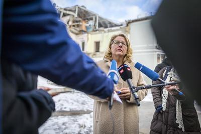 Reise BMin Schulze in die Ukraine-stock-photo