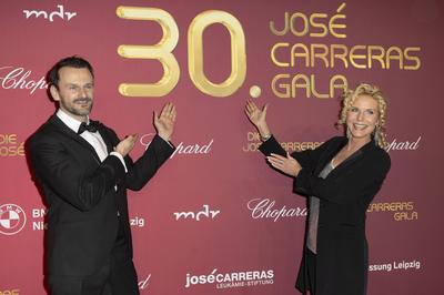 Victoria Herrmann mit Ehemann David B?thig-stock-foto
