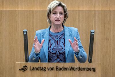 Dr. Nicole HOFFMEISTER-KRAUT (MdL, CDU, Wirtschaftsministerin). Automobilindustrie als Zukunftsmoter f?r Baden-W?rttembe-stock-foto