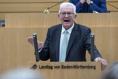 Winfried Kretschmann, Ministerpr?sident, Gr?ne bei seiner Rede im Parlament. Auftaktsitzung zur Beratung des Doppelhaush-stock-foto
