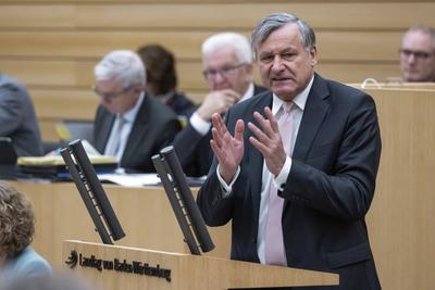 Dr. Hans-Ulrich R?lke, Vorsitzender der FDP/DVP-Landtagsfraktion. Auftaktsitzung zur Beratung des Doppelhaushalts f?r di-stock-foto