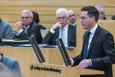 Manuel Hagel, MdL, CDU, Vorsitzender der CDU-Franktion.. Auftaktsitzung zur Beratung des Doppelhaushalts f?r die Jahre 2-stock-foto