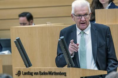 Winfried Kretschmann, Ministerpr?sident, Gr?ne bei seiner Rede im Parlament. Auftaktsitzung zur Beratung des Doppelhaush-stock-foto
