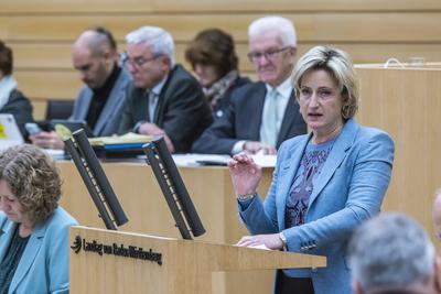 Dr. Nicole HOFFMEISTER-KRAUT (MdL, CDU, Wirtschaftsministerin). Automobilindustrie als Zukunftsmoter f?r Baden-W?rttembe-stock-foto