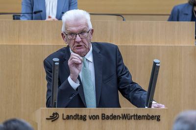 Winfried Kretschmann, Ministerpr?sident, Gr?ne bei seiner Rede im Parlament. Auftaktsitzung zur Beratung des Doppelhaush-stock-foto