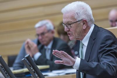 Winfried Kretschmann, Ministerpr?sident, Gr?ne bei seiner Rede im Parlament. Auftaktsitzung zur Beratung des Doppelhaush-stock-foto
