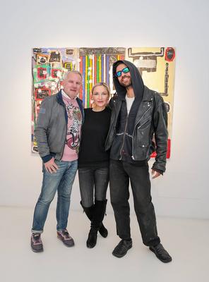 NOAH BECKER MY FIRST WORD WAS BALL VERNISSAGE, Galerist Gerhardt Braun mit Noah Becker Managerin Liv Brodersen und K?nst-stock-foto
