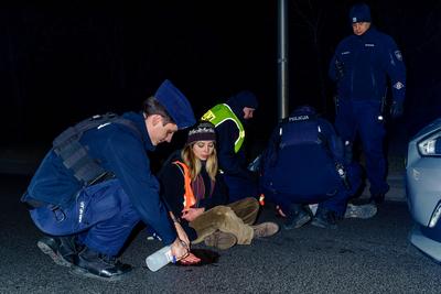 Several hours of blockade of one of the most important roads in Warsaw by the Last Generation.-stock-foto