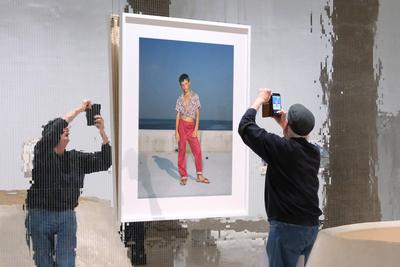 13.12.2024, Frankfurt, DEU Das Staedel Museum, Sammlung Gegenwartskunst, zeigt einen Auswahl Beachs Portraits der Kuenst-stock-foto