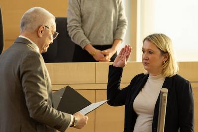 Landtag Schleswig Holstein mit neuer Abgeordneten Anne Rieke-stock-foto