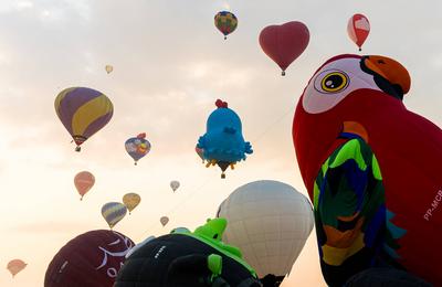QATAR BALLOON FESTIVAL 2024-stock-photo