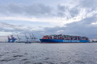 Containerschiff Cosco Shipping Gemini kommt in Hamburg an 22.10.2022, DEU, Deutschland, Hamburg: Das Containerschiff Co-stock-photo