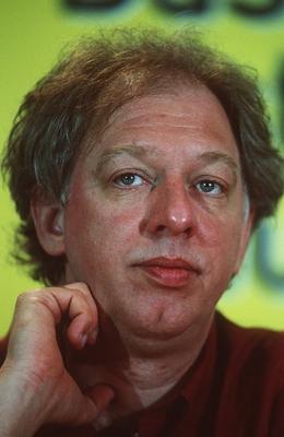 Wolfgang Becker (Regisseur) 02/97 te Mann Kino Film TV Fernsehen Regie dunkelhaarig leger Hemd rot Portrait hoch neutral-stock-foto
