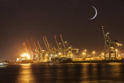 Containerhafen mit Sternenhimmel in Hamburg Containerhafen mit Sternenhimmel in Hamburg-stock-foto