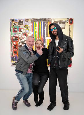 NOAH BECKER MY FIRST WORD WAS BALL VERNISSAGE, Galerist Gerhardt Braun mit Noah Becker Managerin Liv Brodersen und K?nst-stock-foto