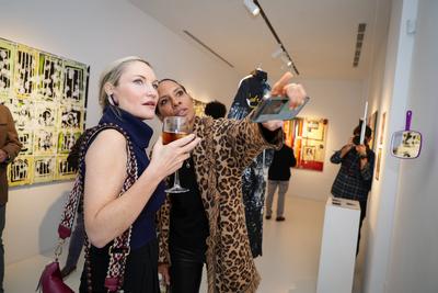 NOAH BECKER MY FIRST WORD WAS BALL VERNISSAGE, Barbara Becker mit Noha Becker s Managerin Liv Brodersen Madrid Gerhardt-stock-foto