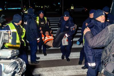 Several hours of blockade of one of the most important roads in Warsaw by the Last Generation.-stock-foto